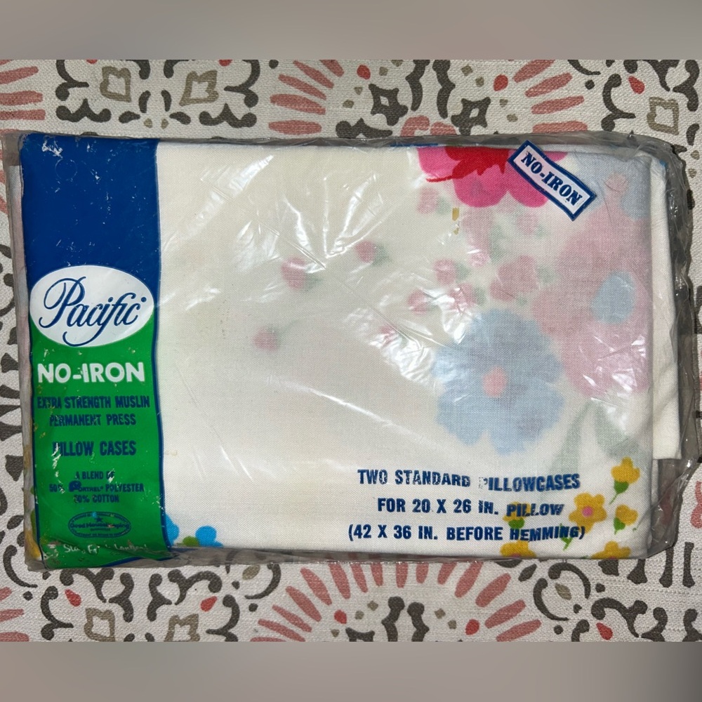 2 VTG NOS Pacific Mills Standard Pillow Cases Floral Poppy Muslin Cotton/Poly